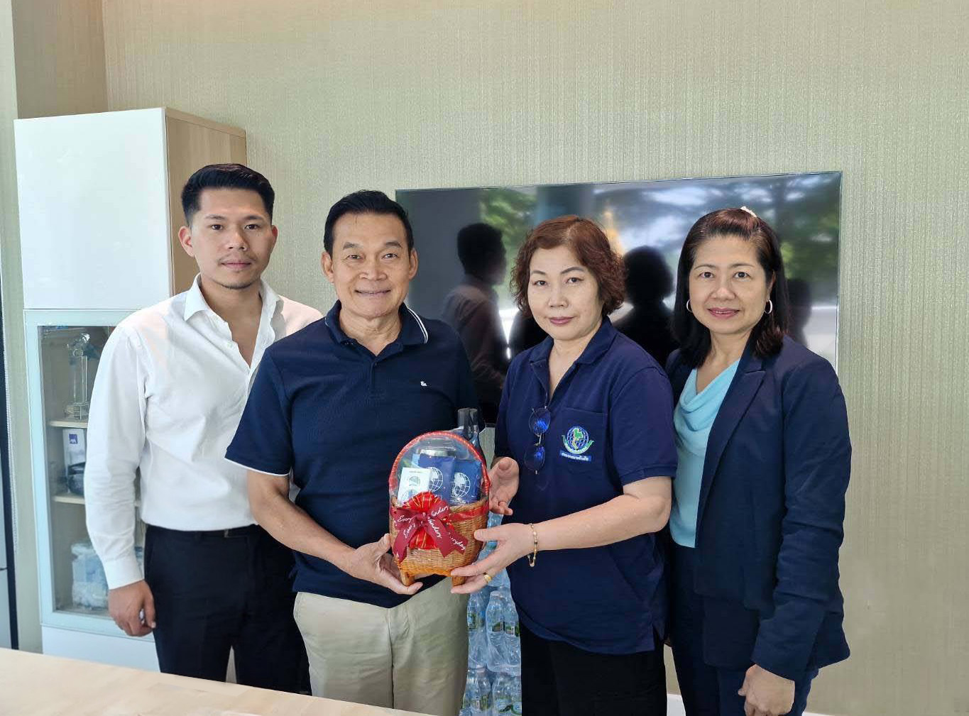 บริษัท สหมงคลประกันภัย จำกัด (มหาชน) ได้เข้าพบผู้บริหาร  บริษัท ดวงเจริญ อินเตอร์ โบรกเกอร์ จำกัด